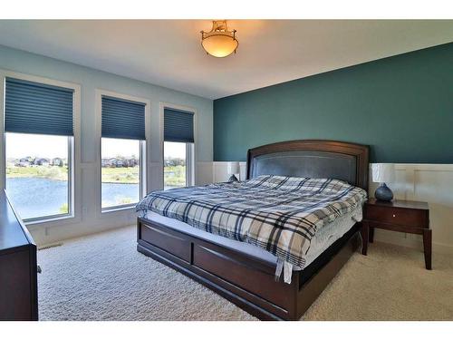 1569 Coalbanks Boulevard West, Lethbridge, AB - Indoor Photo Showing Bedroom