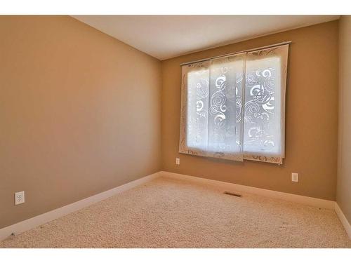 1569 Coalbanks Boulevard West, Lethbridge, AB - Indoor Photo Showing Other Room