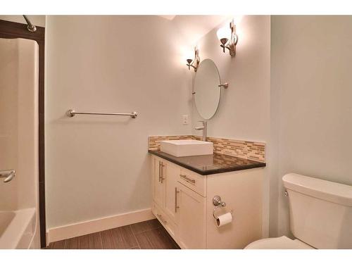 1569 Coalbanks Boulevard West, Lethbridge, AB - Indoor Photo Showing Bathroom