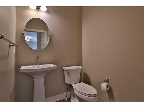 1569 Coalbanks Boulevard West, Lethbridge, AB - Indoor Photo Showing Bathroom