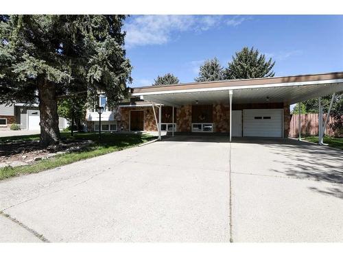 14 Quail Place North, Lethbridge, AB - Outdoor