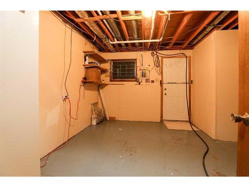 14 Quail Place North, Lethbridge, AB - Indoor Photo Showing Basement