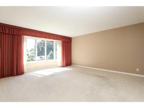 14 Quail Place North, Lethbridge, AB - Indoor