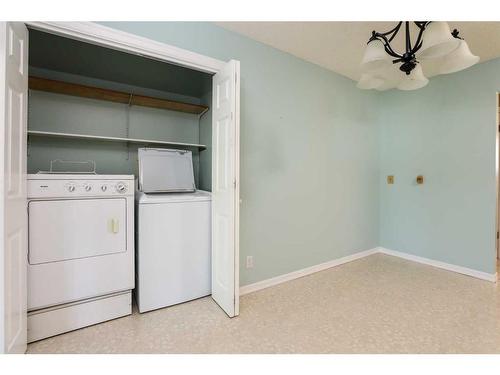 14 Quail Place North, Lethbridge, AB - Indoor Photo Showing Laundry Room