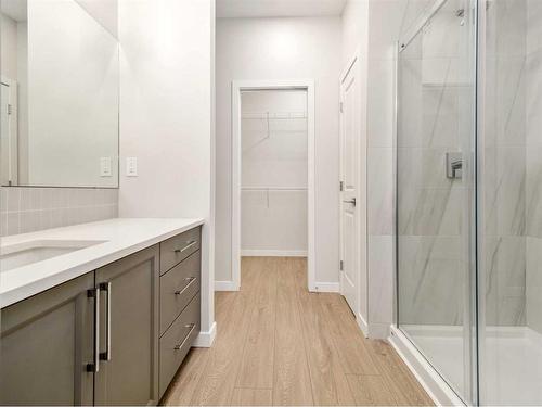 4602 26 Avenue South, Lethbridge, AB - Indoor Photo Showing Bathroom