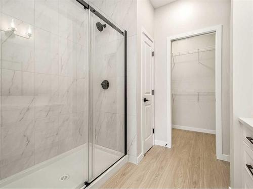 4606 26 Avenue South, Lethbridge, AB - Indoor Photo Showing Bathroom