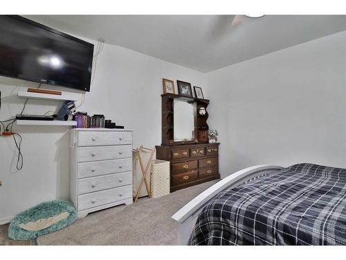 172075 Twp Rd 94, Barnwell, AB - Indoor Photo Showing Bedroom