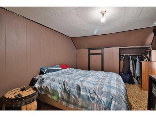 172075 Twp Rd 94, Barnwell, AB - Indoor Photo Showing Bedroom