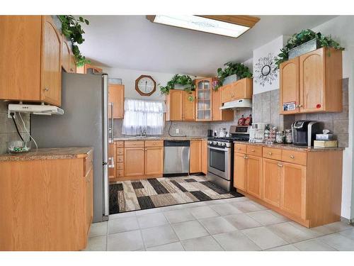 172075 Twp Rd 94, Barnwell, AB - Indoor Photo Showing Kitchen