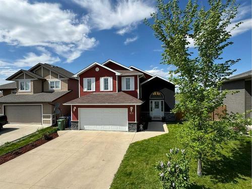 672 Parkside Green, Coaldale, AB - Outdoor With Facade