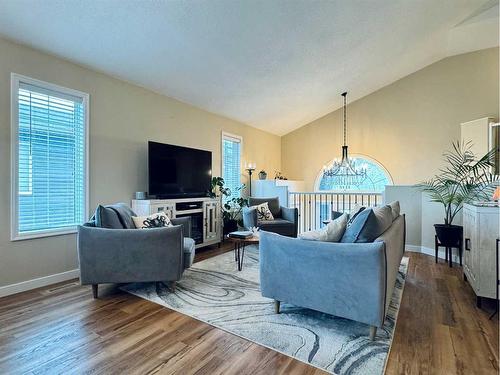 672 Parkside Green, Coaldale, AB - Indoor Photo Showing Living Room