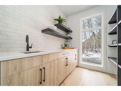 70 Kananaskis Drive, Coleman, AB - Indoor Photo Showing Kitchen