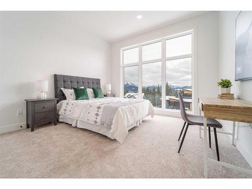 70 Kananaskis Drive, Coleman, AB - Indoor Photo Showing Bedroom