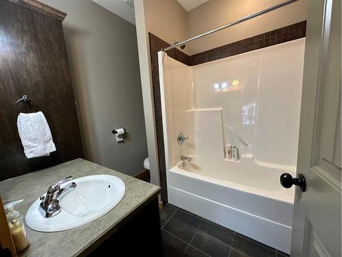 10 Ironstone Drive, Coleman, AB - Indoor Photo Showing Bathroom