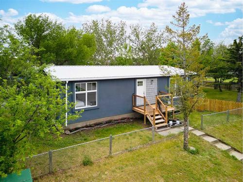 31 Willow Place West, Claresholm, AB - Outdoor