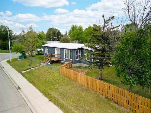 31 Willow Place West, Claresholm, AB - Outdoor