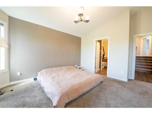 255 Canyon Estates Way West, Lethbridge, AB - Indoor Photo Showing Bedroom