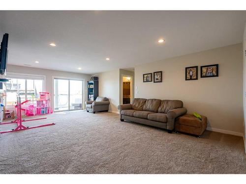 255 Canyon Estates Way West, Lethbridge, AB - Indoor