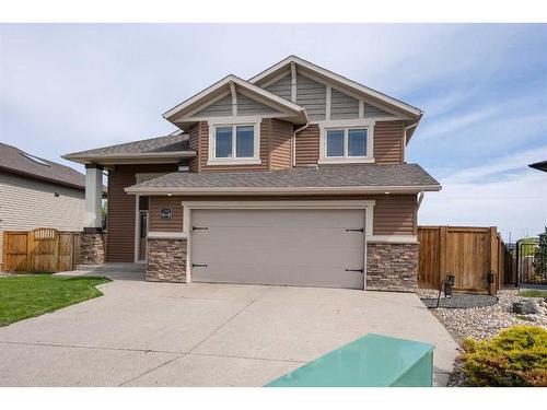 255 Canyon Estates Way West, Lethbridge, AB - Outdoor