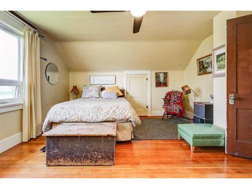 5512 Hwy #6, Rural Pincher Creek No. 9, M.D. Of, AB - Indoor Photo Showing Bedroom
