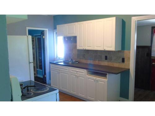 437 22 Street, Fort Macleod, AB - Indoor Photo Showing Kitchen