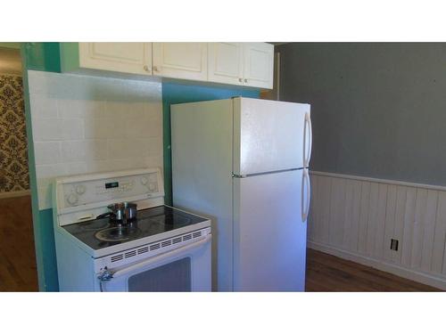 437 22 Street, Fort Macleod, AB - Indoor Photo Showing Kitchen