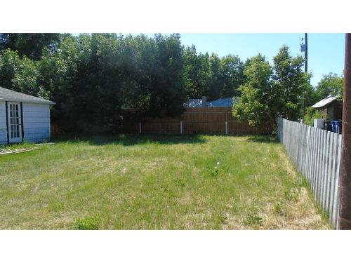 437 22 Street, Fort Macleod, AB - Outdoor