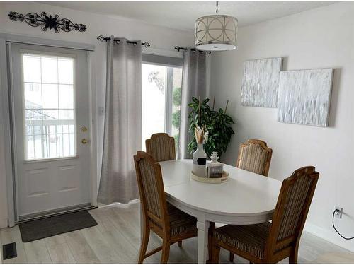 522 5 Street West, Cardston, AB - Indoor Photo Showing Dining Room