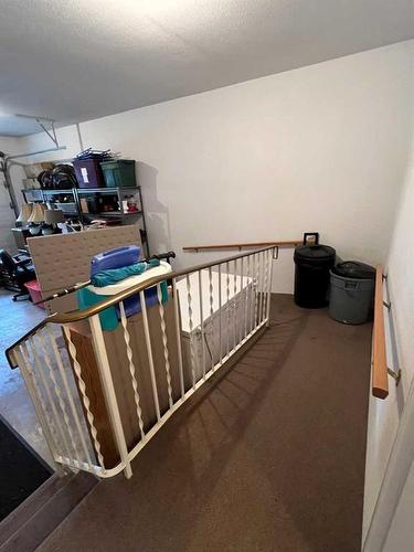 522 5 Street West, Cardston, AB - Indoor Photo Showing Other Room