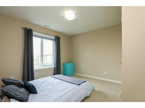 154 Lasalle Terrace West, Lethbridge, AB - Indoor Photo Showing Bedroom