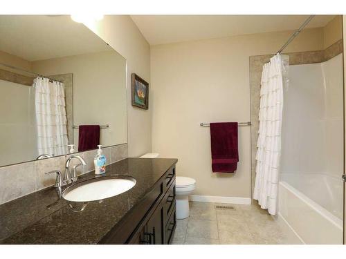 154 Lasalle Terrace West, Lethbridge, AB - Indoor Photo Showing Bathroom
