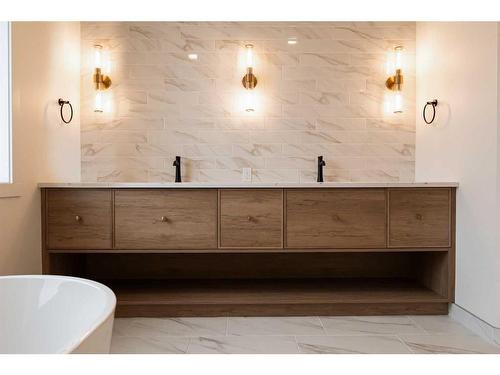 2153 21A Street, Coaldale, AB - Indoor Photo Showing Bathroom