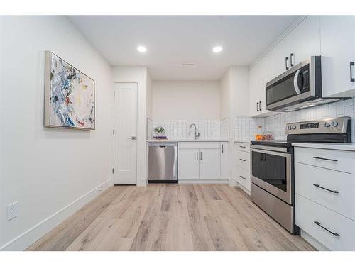 1115 Coalbrook Place West, Lethbridge, AB - Indoor Photo Showing Kitchen