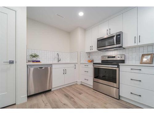 1115 Coalbrook Place West, Lethbridge, AB - Indoor Photo Showing Kitchen