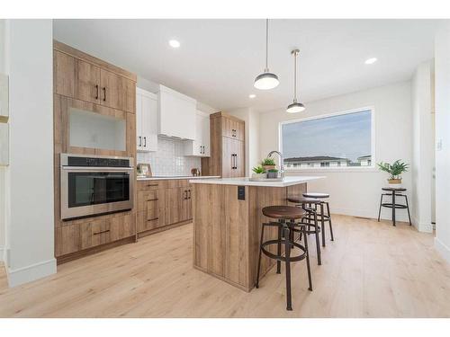 1115 Coalbrook Place West, Lethbridge, AB - Indoor Photo Showing Kitchen