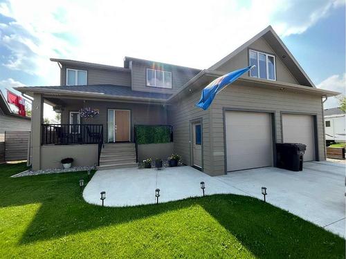 735 Northridge Avenue, Picture Butte, AB - Outdoor With Deck Patio Veranda