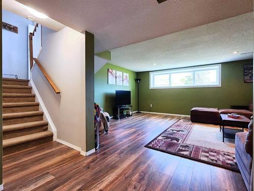 407 55 Avenue West, Claresholm, AB - Indoor Photo Showing Other Room