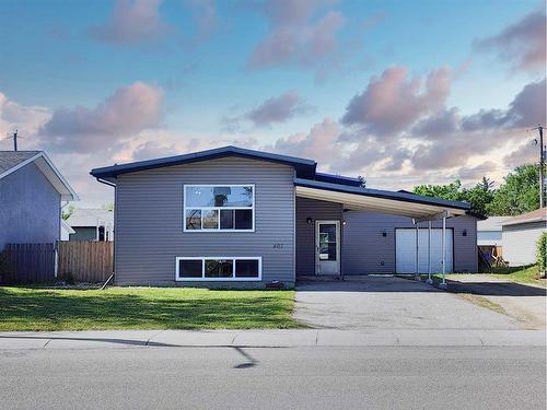 407 55 Avenue West, Claresholm, AB - Indoor Photo Showing Other Room