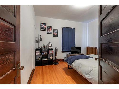 920 10 Street South, Lethbridge, AB - Indoor Photo Showing Bedroom