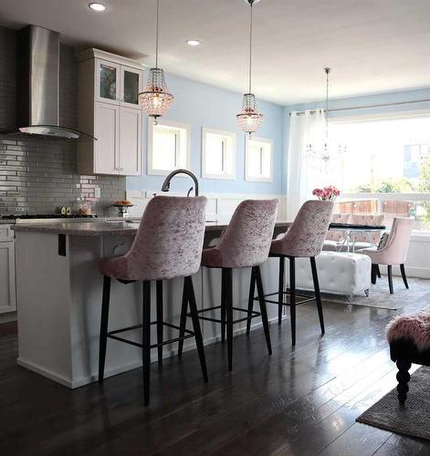 55 Riverhurst Cove West, Lethbridge, AB - Indoor Photo Showing Kitchen With Upgraded Kitchen