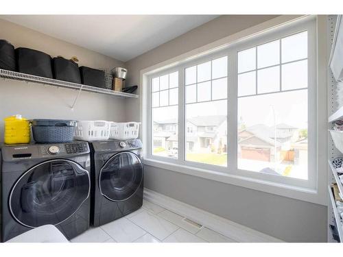 55 Riverhurst Cove West, Lethbridge, AB - Indoor Photo Showing Laundry Room