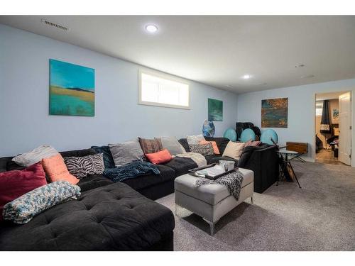 55 Riverhurst Cove West, Lethbridge, AB - Indoor Photo Showing Living Room