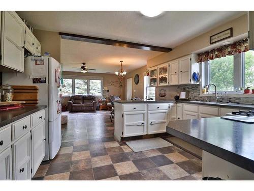 610363 Rr 21-1B, Rural Warner No. 5, County Of, AB - Indoor Photo Showing Kitchen