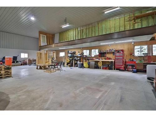 610363 Rr 21-1B, Rural Warner No. 5, County Of, AB - Indoor Photo Showing Garage