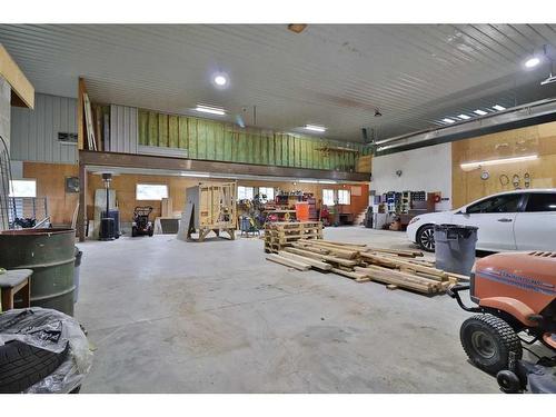 610363 Rr 21-1B, Rural Warner No. 5, County Of, AB - Indoor Photo Showing Garage