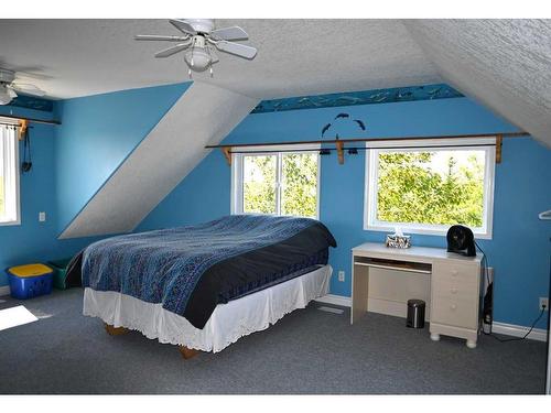 8416 Rge Rd 1-3, Rural Pincher Creek No. 9, M.D. Of, AB - Indoor Photo Showing Bedroom