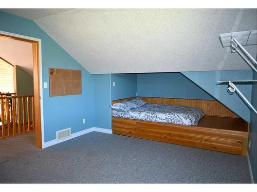 8416 Rge Rd 1-3, Rural Pincher Creek No. 9, M.D. Of, AB - Indoor Photo Showing Bedroom