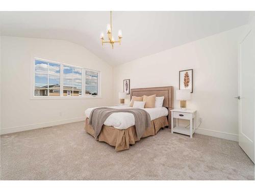 10 Goldenrod Place West, Lethbridge, AB - Indoor Photo Showing Bedroom