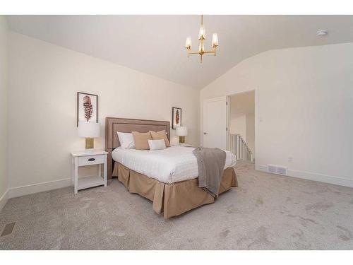 10 Goldenrod Place West, Lethbridge, AB - Indoor Photo Showing Bedroom