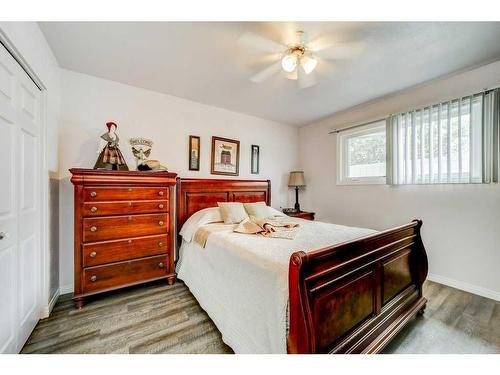 906 10 Avenue South, Lethbridge, AB - Indoor Photo Showing Bedroom